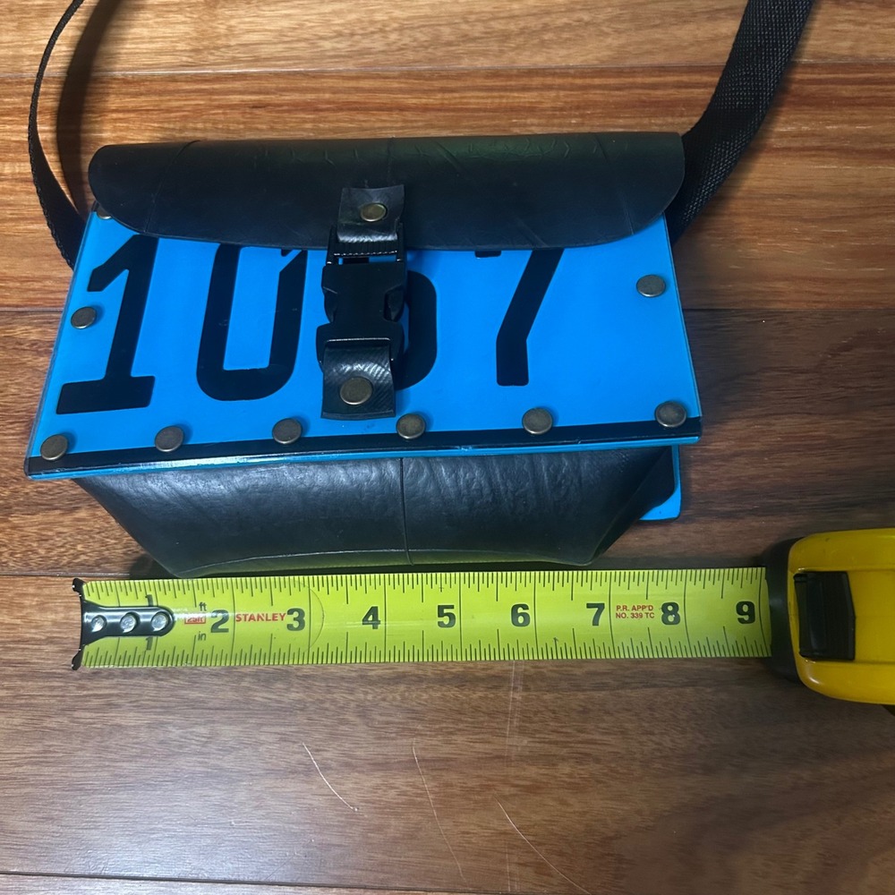 License Plate Bag Upcycled Shoulder Bag Crossbody Bag‎ Unique Purse - Picture 5 of 9